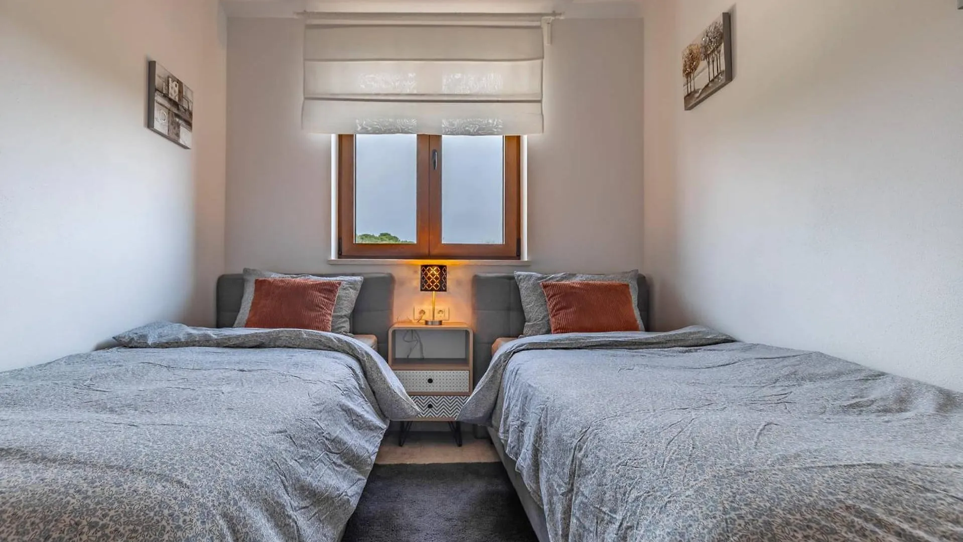 Stylish Villa Belaj With Pool, Sauna, Jacuzzi And Sea View By Wiibuk Vodnjan